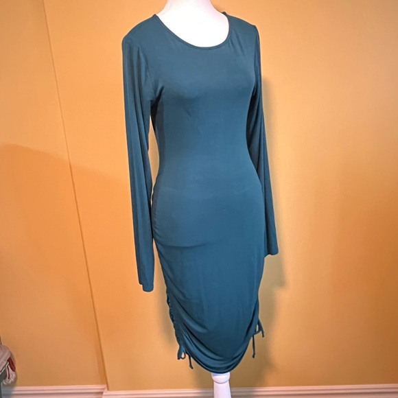 Melrose and Market Dress-M - Picture 1 of 8